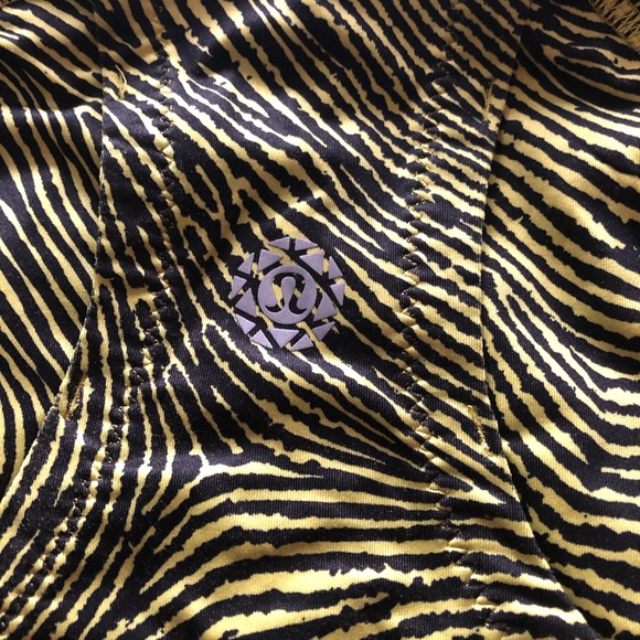 Lululemon Seawheeze 2016 Race with Grace 1/2 Zip - Picture 3 of 3